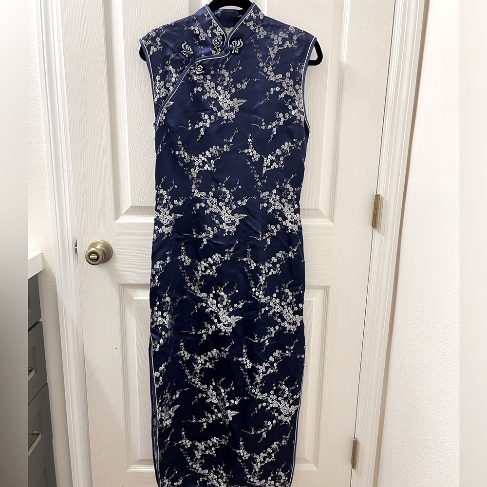 Yi Fang Traditional Chinese dress